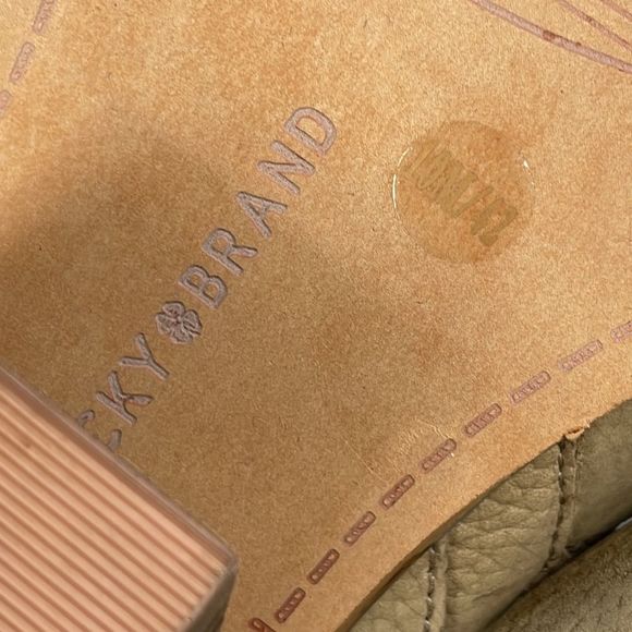 Lucky Brand Vennia Dune Ankle Booties Boots Chunky Cowboy Heel Size 10 - Picture 13 of 14